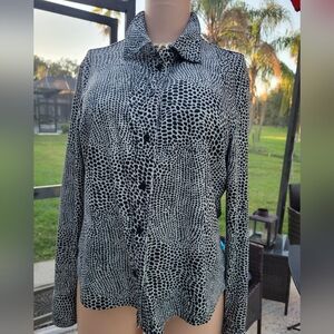 New York & Company Monochrome Patterned Button Down Shirt Size # L